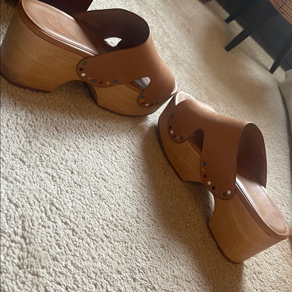Charlotte Stone Tan Platform Sandals - Picture 5 of 6